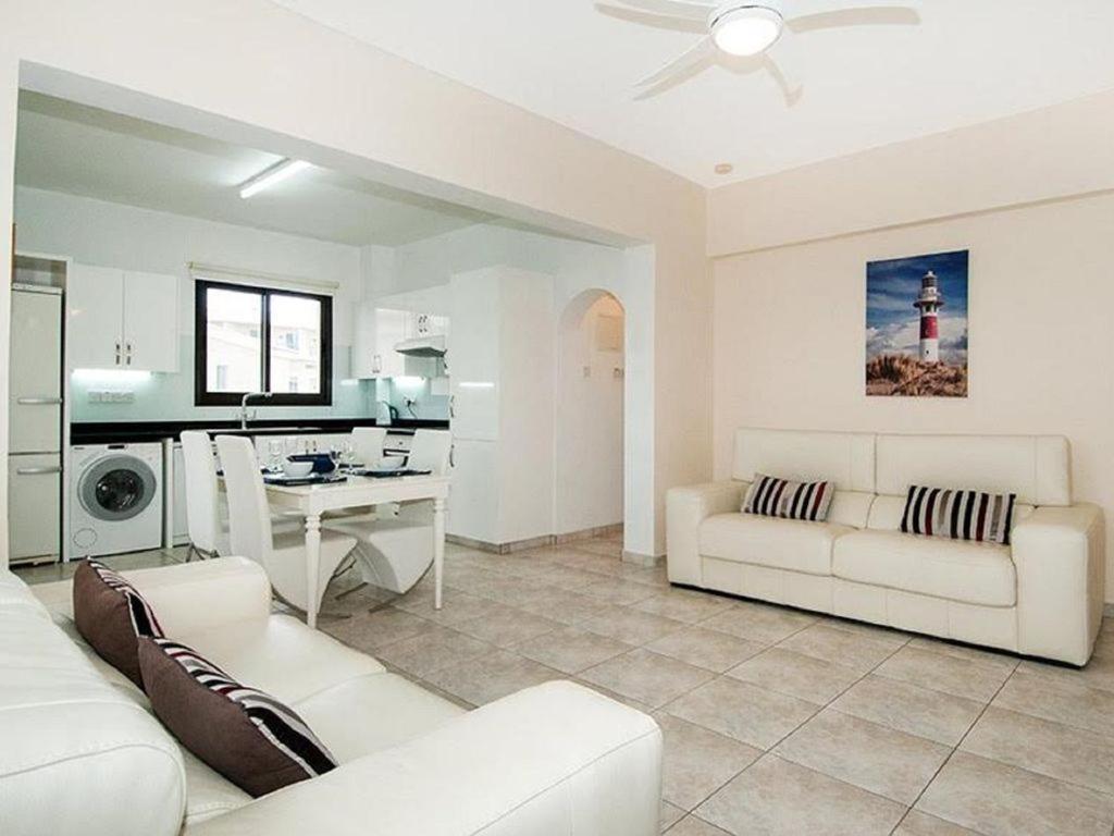 Beautiful 2-Bedroom Apartment - Great Location Πάφος Εξωτερικό φωτογραφία
