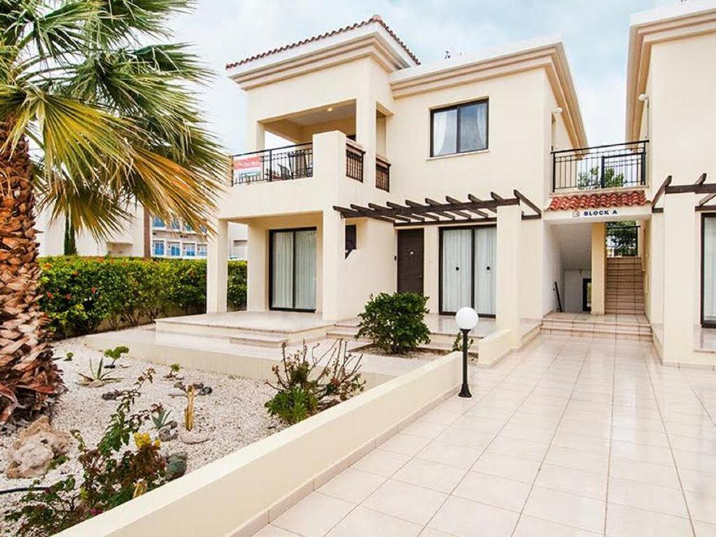 Beautiful 2-Bedroom Apartment - Great Location Πάφος Εξωτερικό φωτογραφία