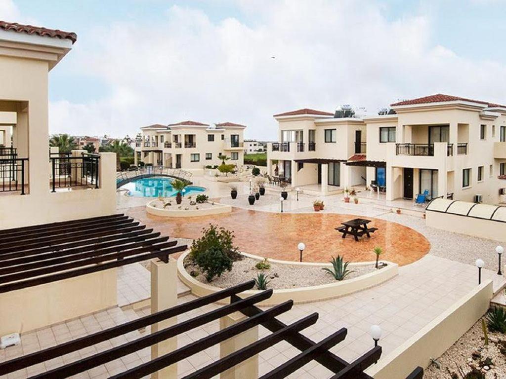 Beautiful 2-Bedroom Apartment - Great Location Πάφος Εξωτερικό φωτογραφία