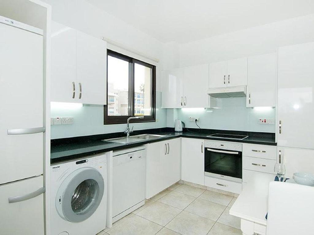 Beautiful 2-Bedroom Apartment - Great Location Πάφος Εξωτερικό φωτογραφία